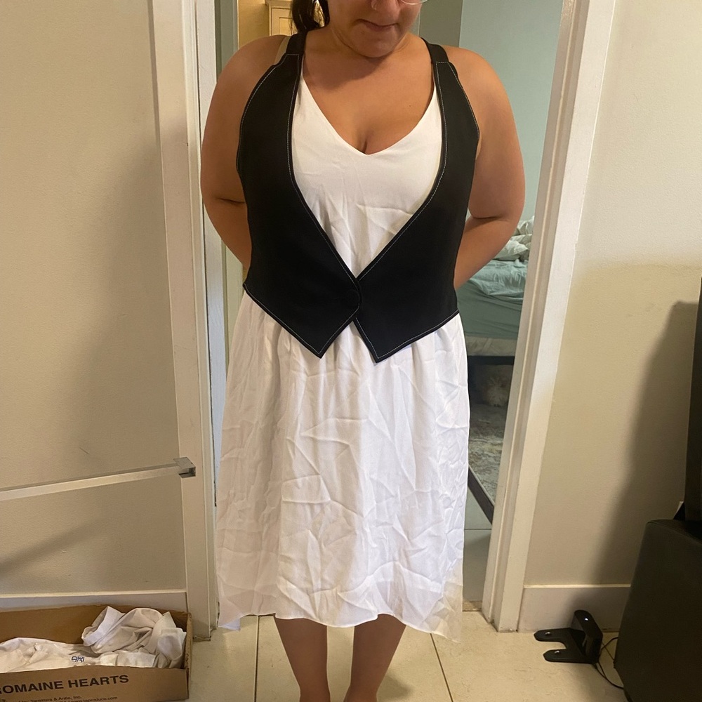 Cute black and white BCBG Maxazria Dress/ Vest